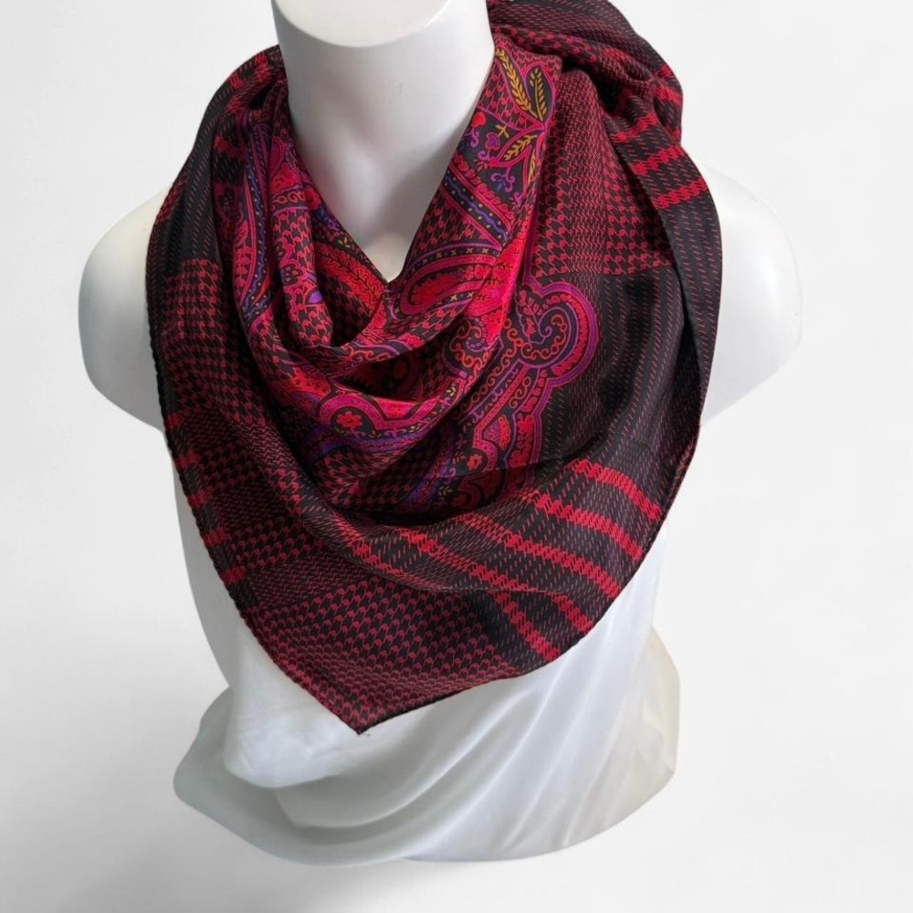 Red and black paisley silk‎ scarf